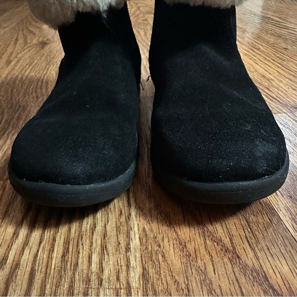 UGG Toddler's Jorie II Boot in Black - Picture 6 of 13